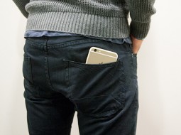 چینی‌ها برای لباس صاحبان iPhone 6 Plus جیب بزرگ می‌دوزند
