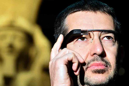 دومین مدل عینک هوشمند گوگل با نام Glass 2 مبتنی بر پردازنده اینتل سال 2015 به دست کاربران می‌رسد