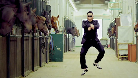 1- کلیپ Gangnam Style. ساخته شده توسط خواننده کره‌ای