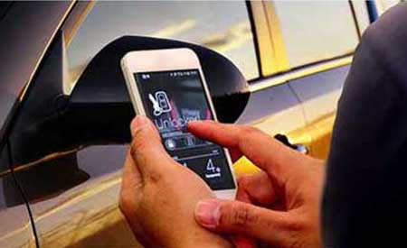 کلید مجازی: مبتنی بر فناوری بلوتوث کار می‌کند و به راننده امکان می‌دهد از طریق گوشی یا ساعت هوشمند درب اتومبیل را باز کند
