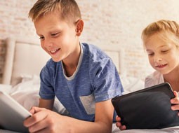 تحلیل رفتار آنلاین فرزندان در رده‌های سنی مختلف