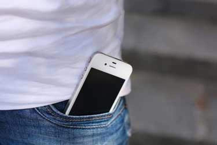 گمرک مسئول تایید اطلاعات گوشی‌های تلفن همراه مسافری نیست