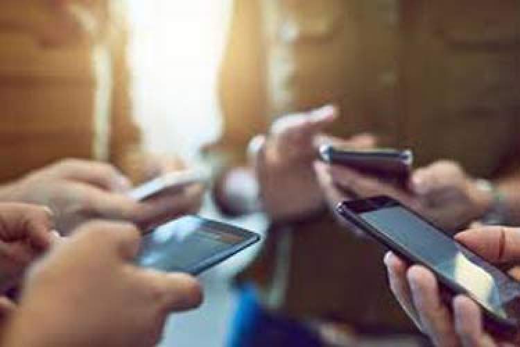 وزارت ارتباطات: صدا و سیما، مانع توسعه موبایل در کشور است