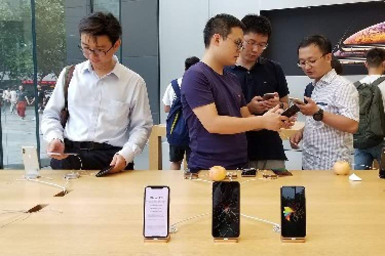 شرکت‌های چینی استفاده از گوشی آیفون توسط کارکنانشان را تحریم کردند