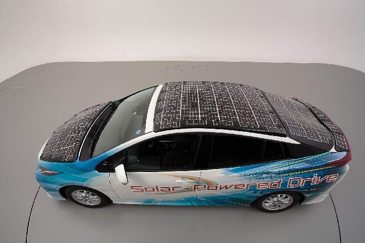 خودروی برقی با سقفی از جنس سلول خورشیدی برای شارژ همزمان با حرکت