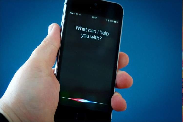 اپل خروجی صوتی سیری را شنود می‌کند