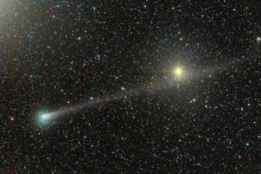 یک دنباله‌دار و دو صورت فلکی