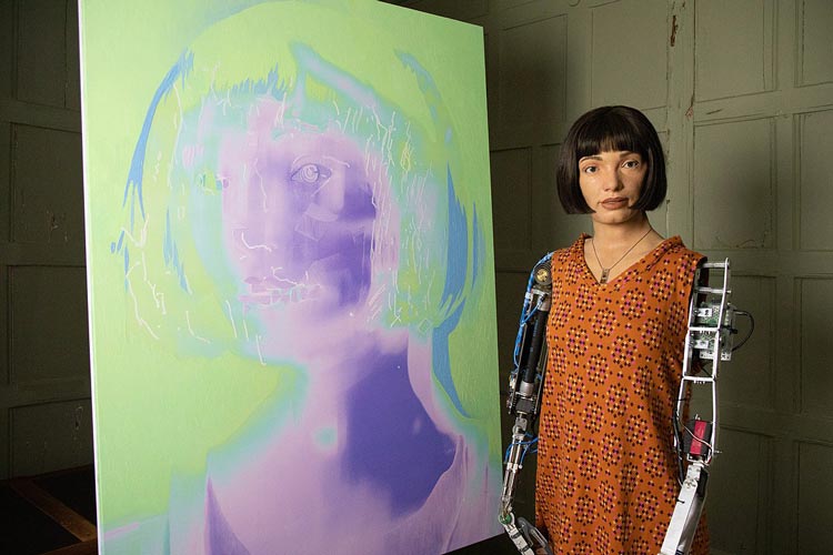 Ai-Da، نخستین ربات انسان‌نمای جهان و خالق آثار هنری زیبا + ویدئو