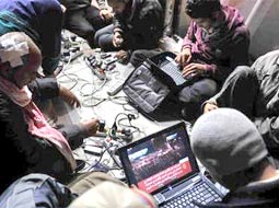 آمادگی آمریکا برای آزمایش "اینترنت چمدانی" در تهران