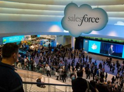 Salesforce ساخت ابزار موبایلی را برای همه سازمان‌ها آسان کرد
