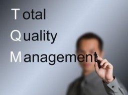 مدیریت جامع کیفیت (TQM)