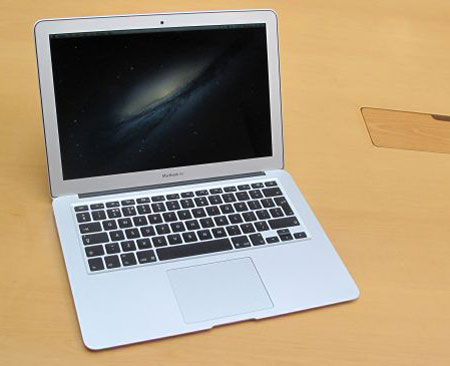 5- Apple MacBook Air 13-inch؛ بالاخره عمر باتری طولانی‌تر شد!