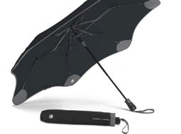 چتر هوشمند در راه بازار