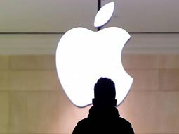 مردی از اپل ادعای خسارت ۱۰ میلیارد دلاری کرد