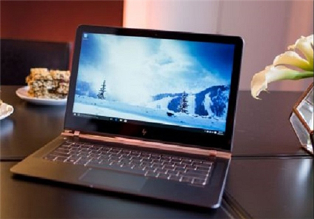 HP Spectre؛ طراحی ظاهری زیبا و صفحه کلید لمسی مناسب باعث شده بسیاری به خرید این محصول اچ پی علاقمند شوند.
