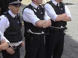 روش جدید پلیس انگلیس برای باز کردن دائمی قفل آیفونِ مظنونان