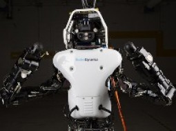 بیل گیتس: لزوم پرداخت مالیات برای بعضی از ربات‌ها