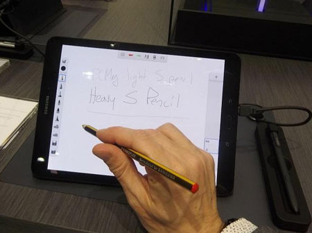 بهترین لوازم جانبی؛ Staedtler Noris Digital for Samsung Tablets؛ قلم دیجیتال استدلر برای تبلت‌های سامسونگ