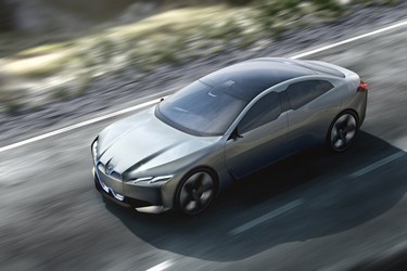 BMW i5 به عنوان فناورانه‌ترین خودروی جهان معرفی شد + تصاویر