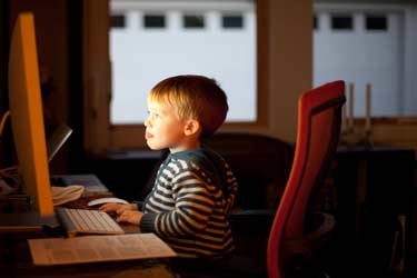 آیا اپل می‌تواند امنیت کودکان در اینترنت را تامین کند؟