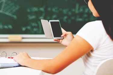 ممنوعیت استفاده از موبایل در مدارس فرانسه