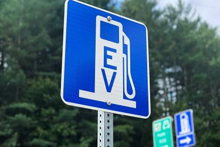 سیستم شارژ؛ مانع پیشِ روی اتومبیل‌های برقی