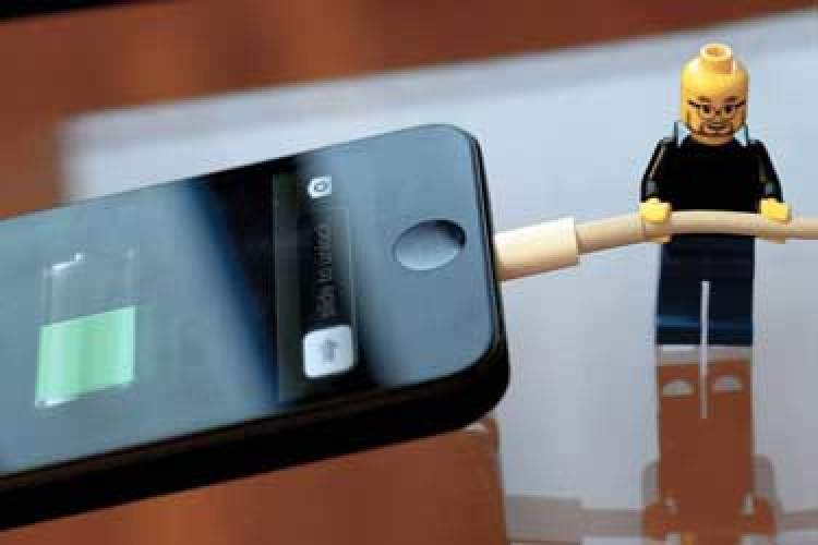 انتقادها از باتری گوشی‌های جدید اپل و گوگل