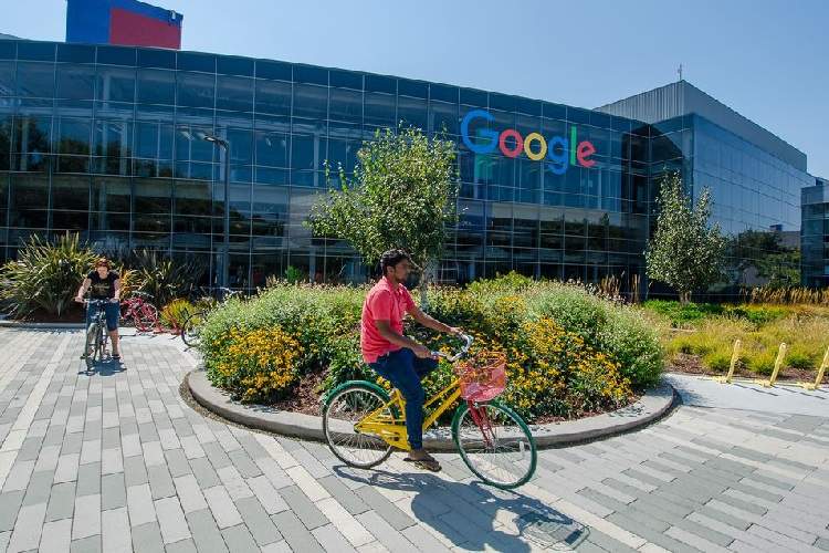 رهبر کارمندان معترض گوگل از این کمپانی اخراج شد