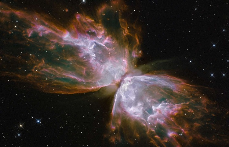 بالهای پروانه‌ای در سحابی سیاره‌نمای  NGC 6302