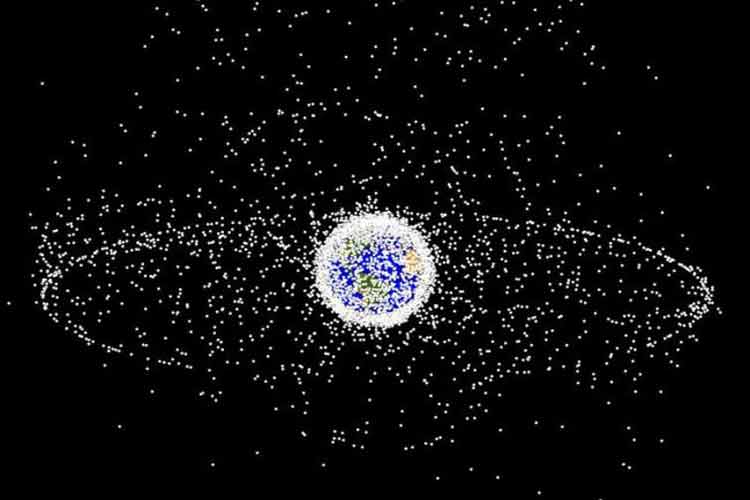 جمع‌آوری زباله‌های فضایی از ابرصور فلکی ماهواره‌ای