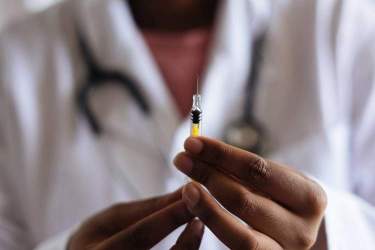 هشدار مدیر CDC آمریکا: برای زدن واکسن آنفلوانزا عجله نکنید