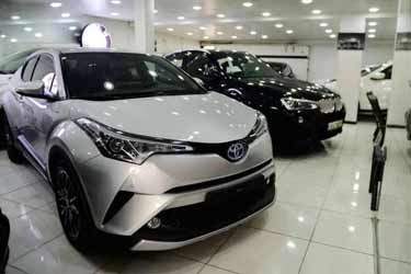 خریداران در انتظار کاهش قیمت خودروهای خارجی