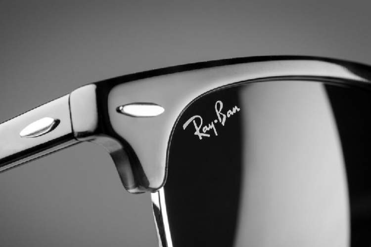 همکاری فیس بوک و ری‌بن برای ساخت عینک هوشمند