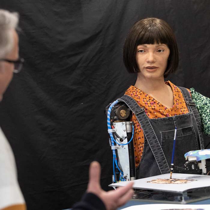 یک روبات در مجلس اعیان درباره «خطر هوش مصنوعی» می‌کند - تی ام گیم