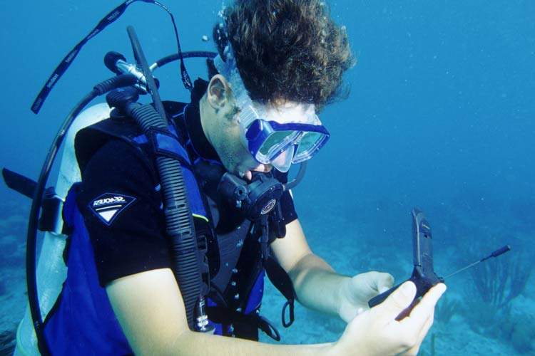 ارتباط زیر آب غواصان به کمک تکنولوژی گسترده‌تر می‌شود