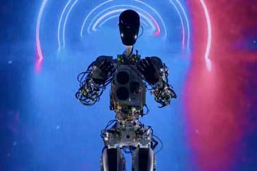 ایلان ماسک: در آینده ربات‌ها به‌جای انسان‌ کار می‌کنند