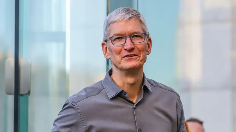 apple ceo tim cook is taking a big pay cut in 2023