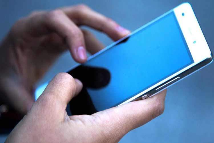 وزارت ارتباطات اینترنت موبایل را در محل حوزه‌های کنکور قطع می‌کند