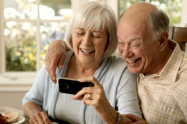 استفاده روزمره از اینترنت می‌تواند خطر آلزایمر در سالمندان را کاهش دهد - تی ام گیم