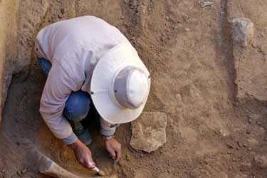 چرا باستان‌شناسان کاوش‌های خود را دوباره زیر خاک می‌کنند؟