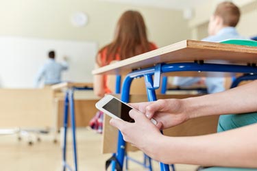 یونسکو خواهان منع جهانی استفاده از تلفن‌ هوشمند در مدارس شد