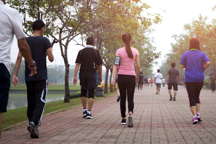 حتی چند هزار قدم پیاده‌روی در روز هم خطر مرگ را کاهش می‌دهد - تی ام گیم