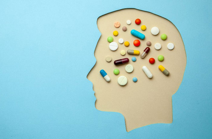 مکمل‌های ویتامین یا رژیم غذایی؛ کدام سلامتی مغز را تقویت می‌کنند؟