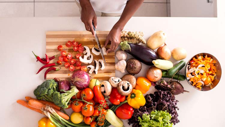 چرا هنگام غذا‌ بهتر است اول سبزیجاتمان را بخوریم؟
