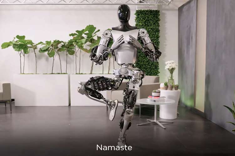 ربات تسلا یوگا می‌کند + ویدئو  