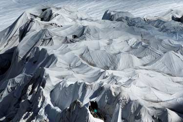 یخچال‌های طبیعی سوئیس طی دو سال به اندازه ۳۰ سال ذوب شده‌اند
