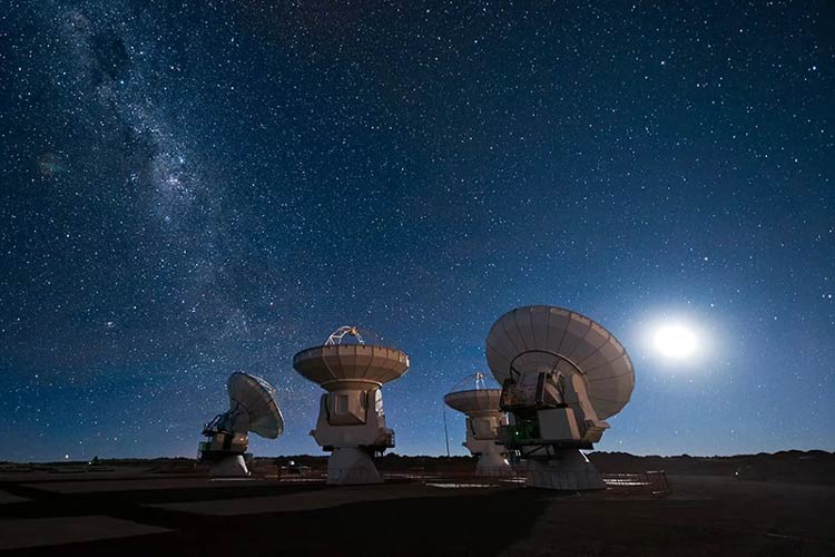دریافت سیگنال‌های لیزری از فاصله ۱۶ میلیون کیلومتری در فضا