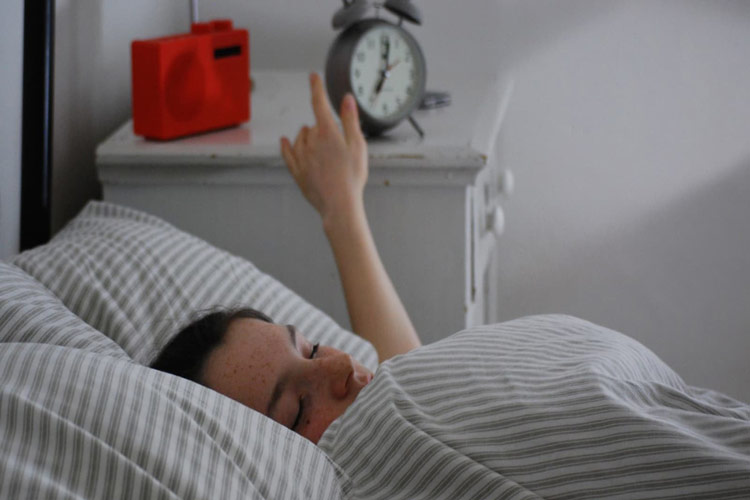 چرت بعد از خاموش کردن زنگ ساعت قدرت یادگیری صبحگاهی را افزایش می‌دهد