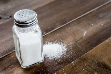 عامل دیابت نوع ۲ در نمکدان روی میز غذا است؟