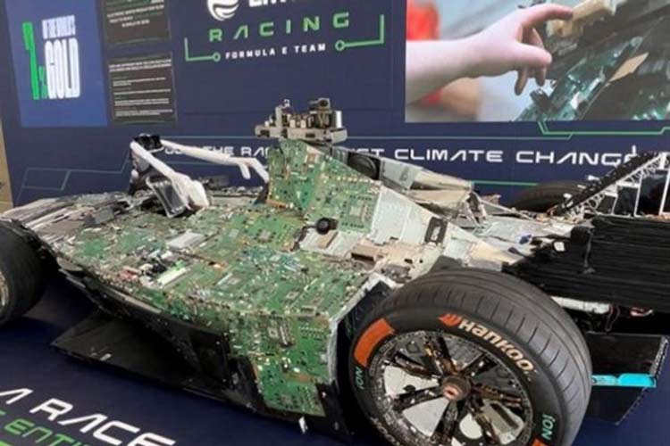 خودرویی که با زباله‌های الکترونیکی ساخته شده است!